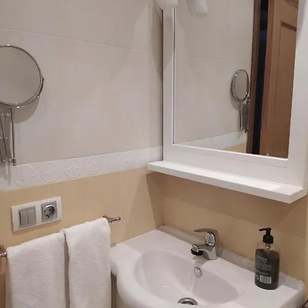 Adosado De Maria - 4 Pax En De - Vut-6700-as